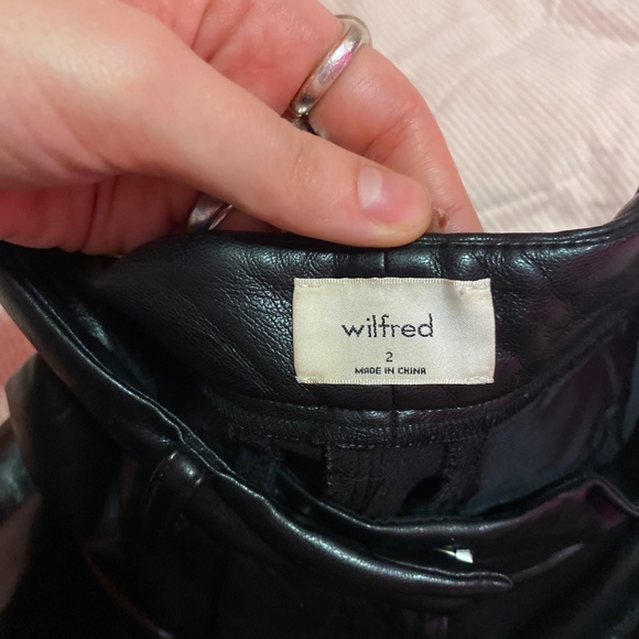 Wilfred long faux leather shorts - Picture 2 of 4